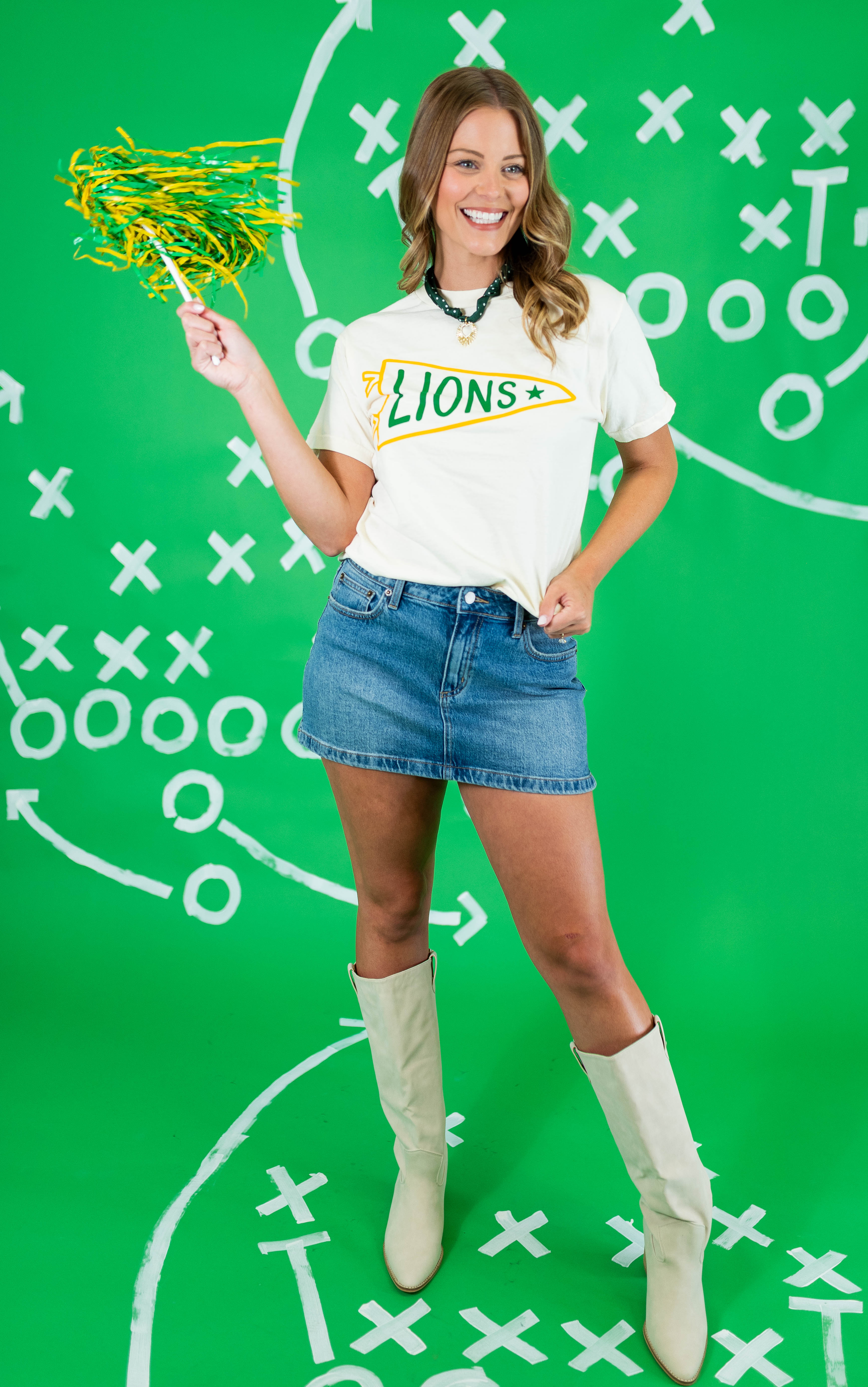 Bishop T's: Lion Pennant Tee - Cream - Obsession Boutique