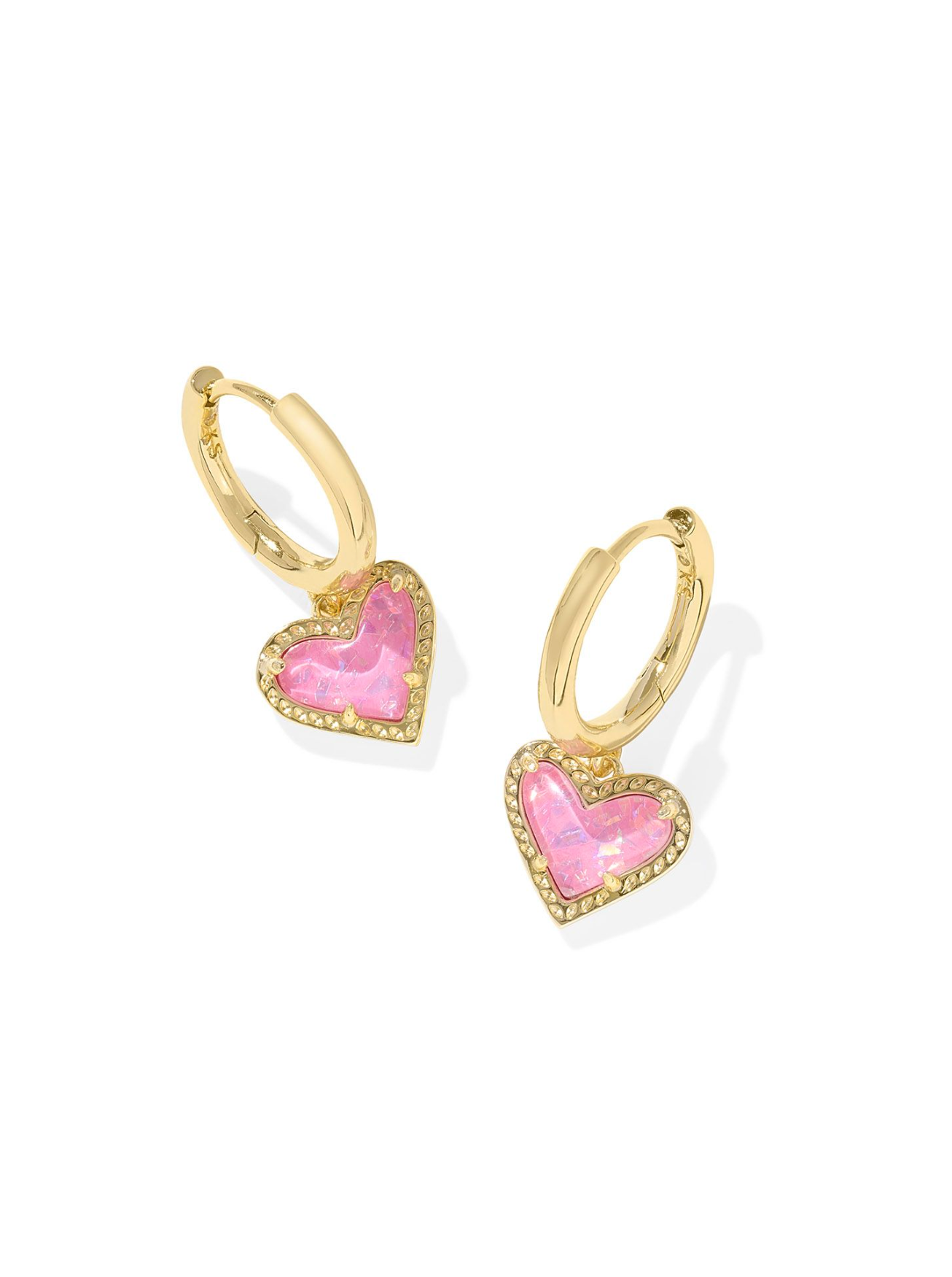 Kendra Scott: Ari Heart Huggie Earrings - Obsession Boutique