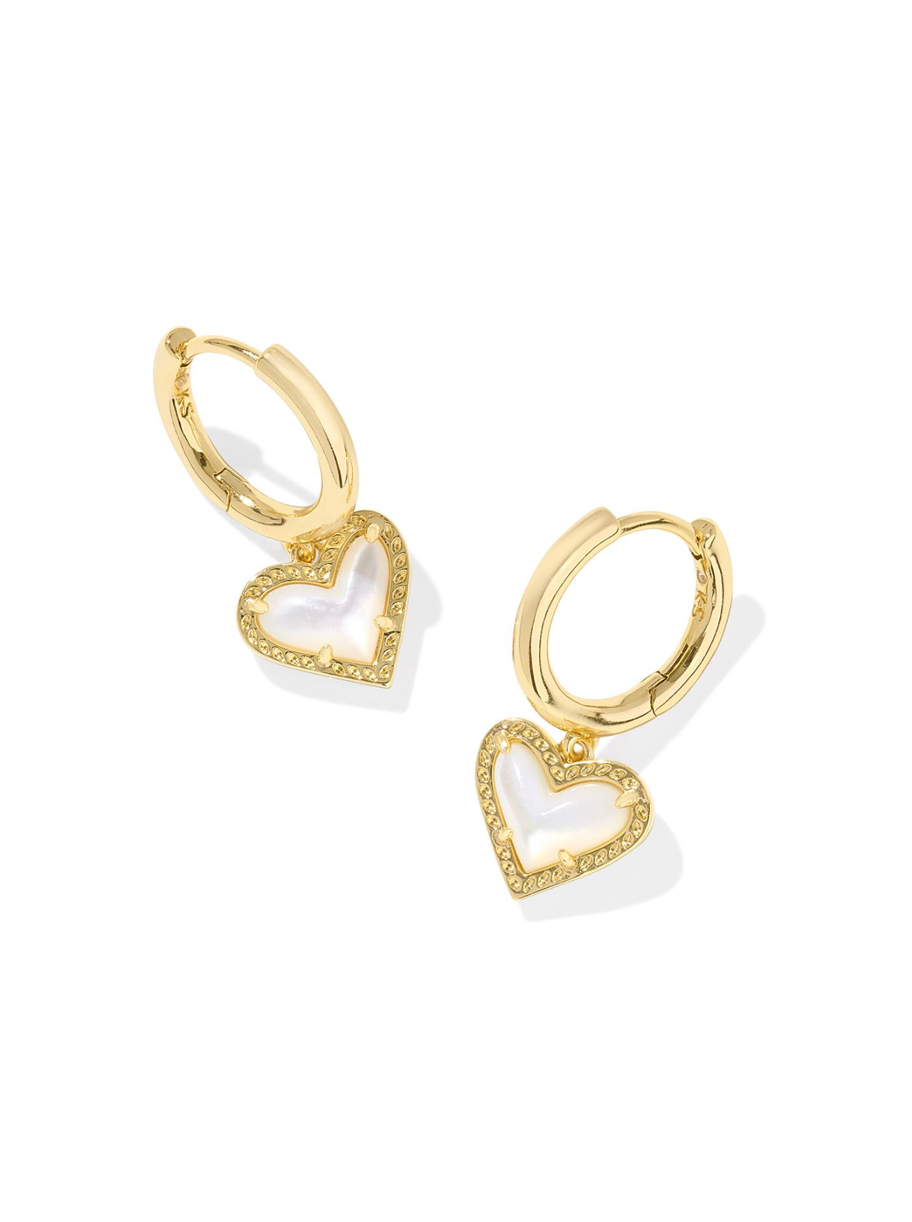 Kendra Scott: Ari Heart Huggie Earrings - Obsession Boutique