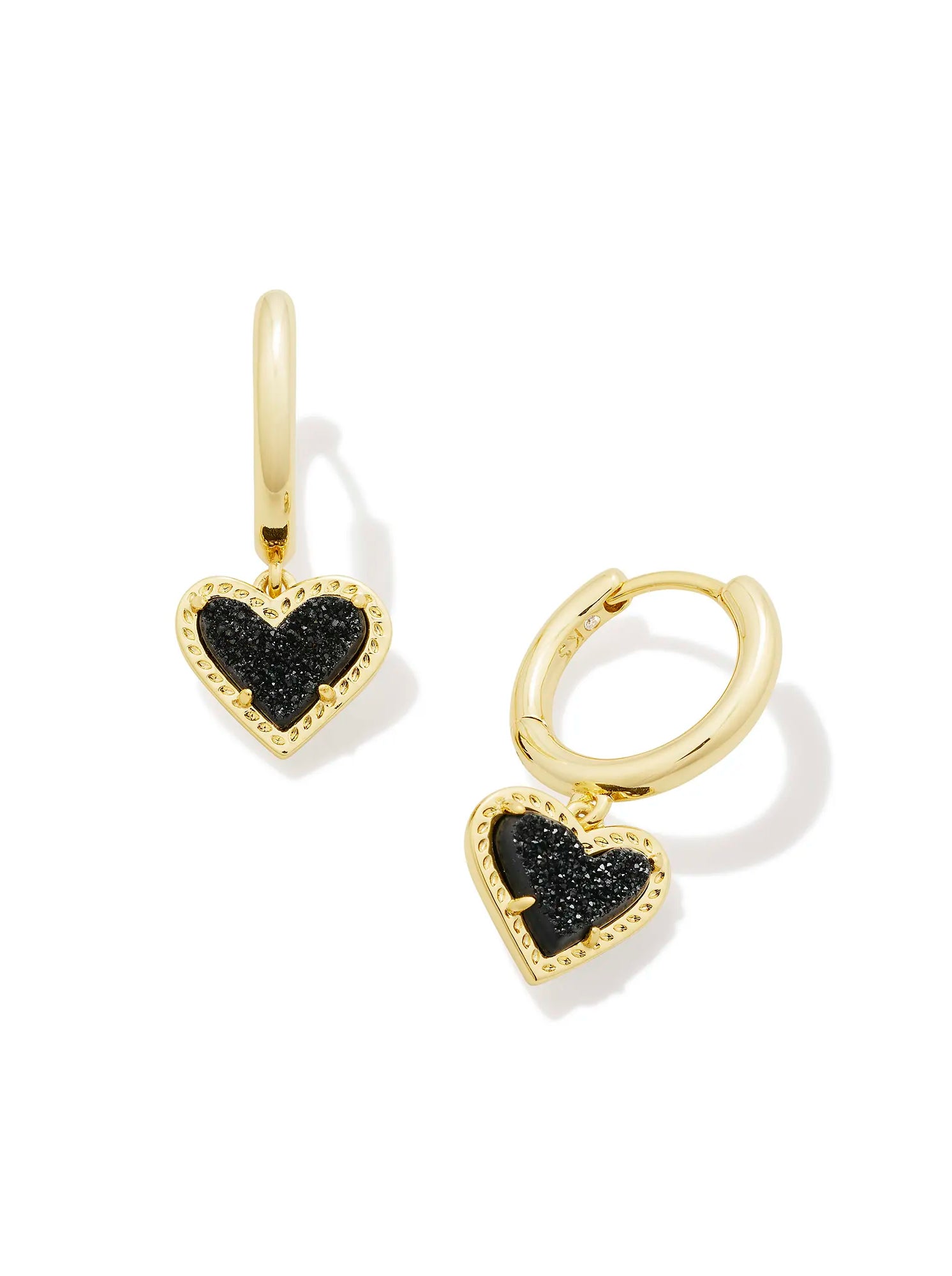 Kendra Scott: Ari Heart Huggie Earrings - Obsession Boutique