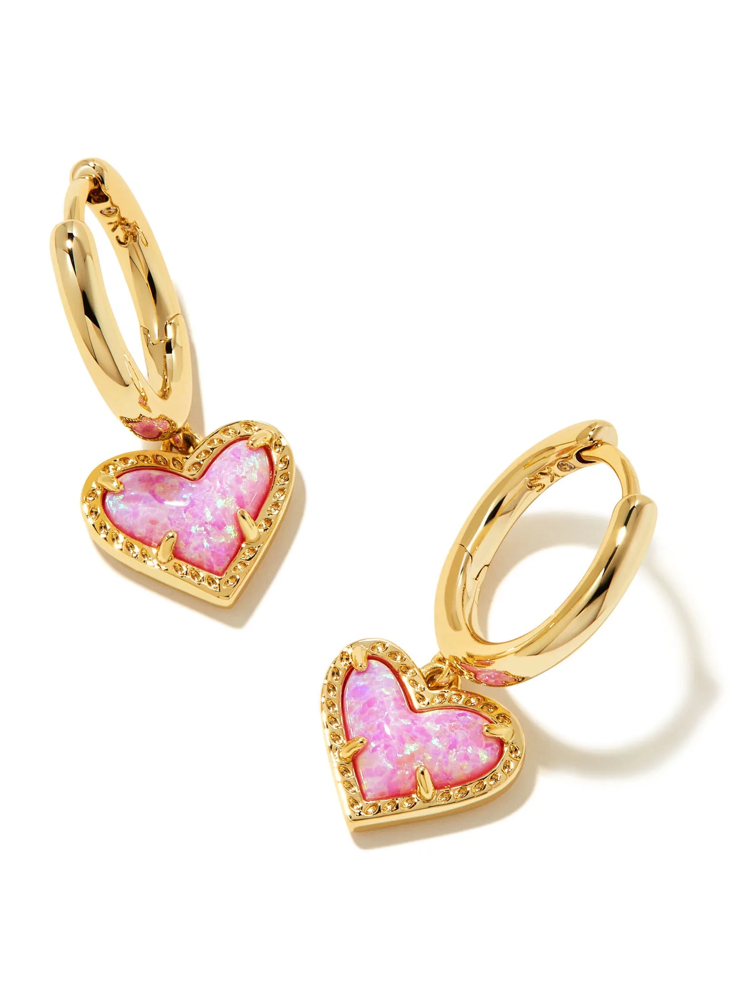 Kendra Scott: Ari Heart Huggie Earrings - Obsession Boutique