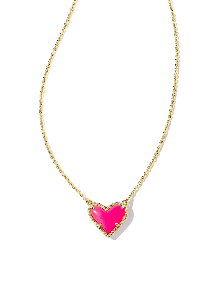 Kendra Scott: Ari Heart Short Pendant Necklace - Obsession Boutique