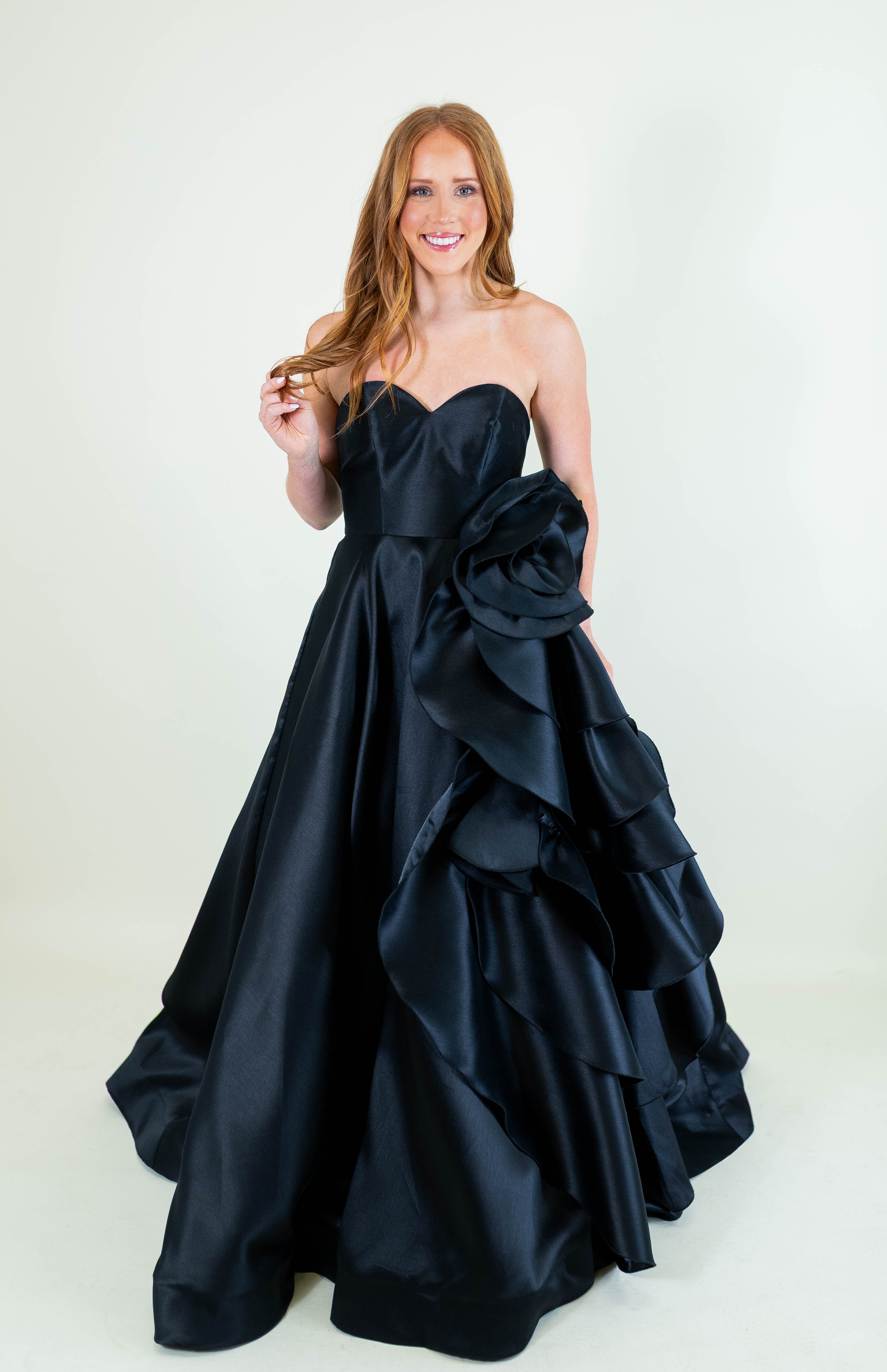The Rosette Formal Dress Black / 2 The Rosette Formal Dress Black / 2