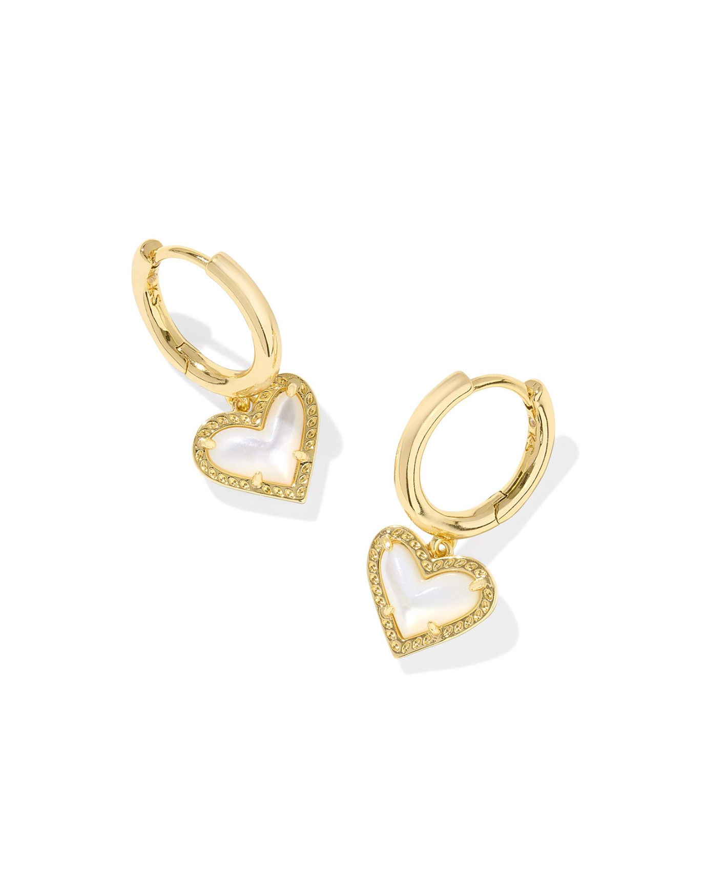 Kendra Scott: Ari Heart Huggie Earrings - Obsession Boutique