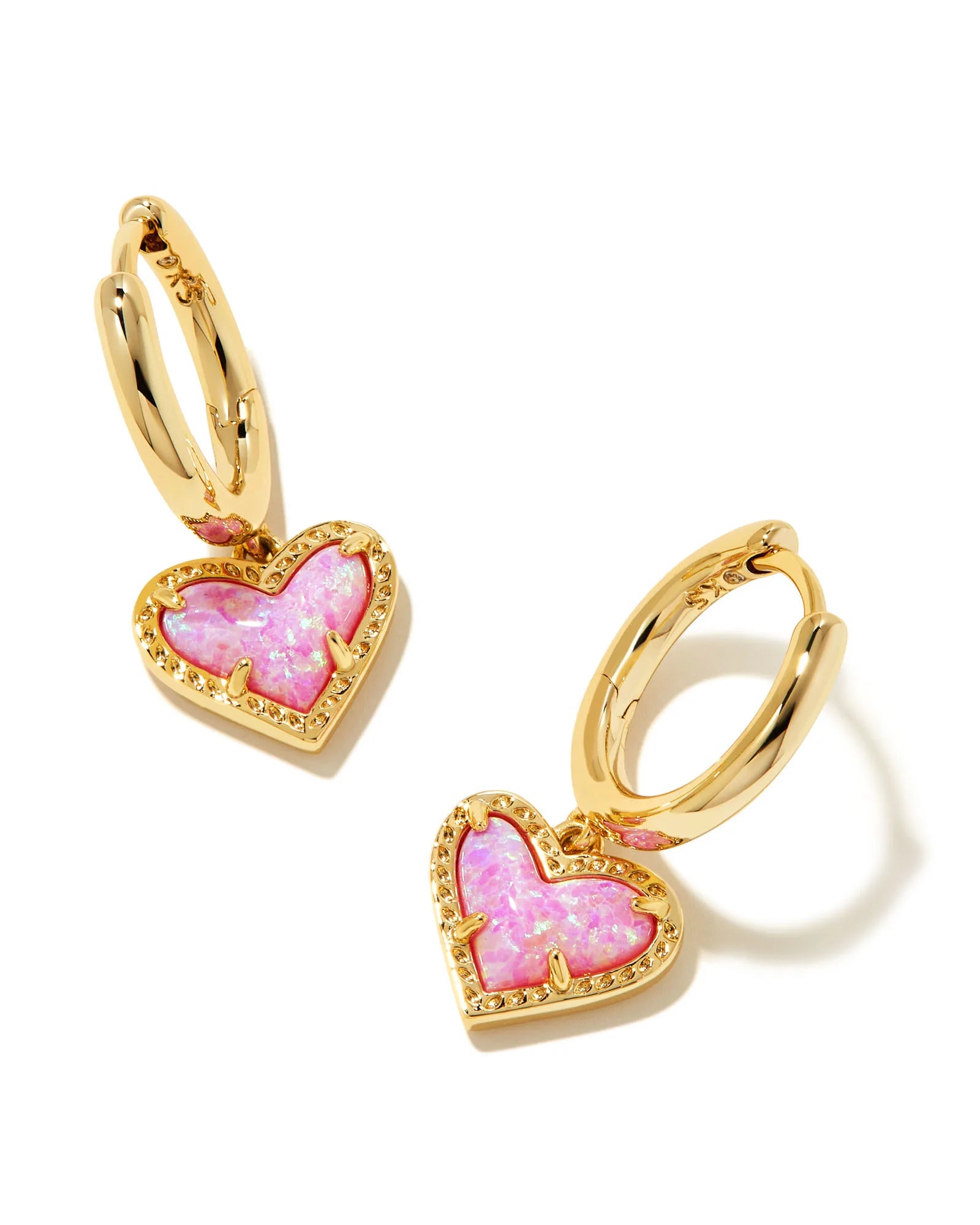 Kendra Scott: Ari Heart Huggie Earrings - Obsession Boutique