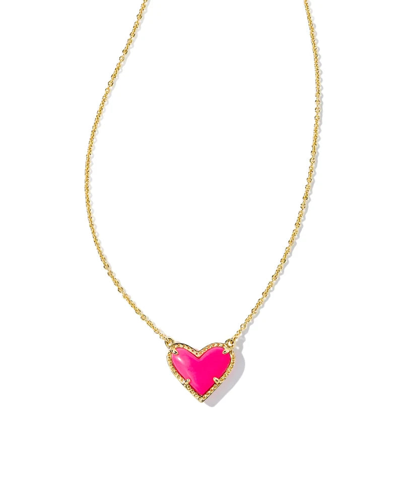 Kendra Scott: Ari Heart Short Pendant Necklace - Obsession Boutique